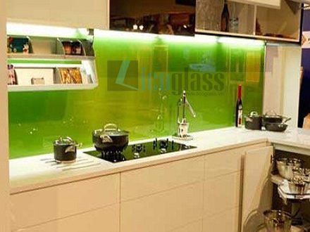 Kính màu cường lực ốp bếp màu xanh non